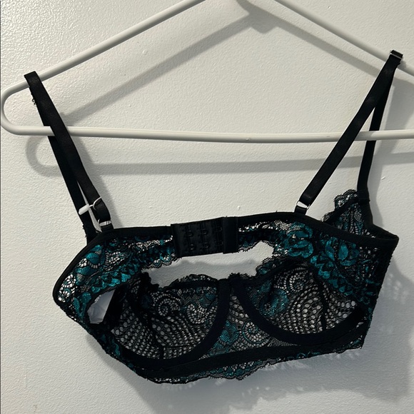 Laced bra - Picture 3 of 4